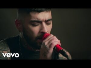 ZAYN performing 'Alienated' live in a mesmerizing show