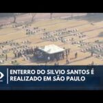 Amigos e familiares prestam homenagem no enterro de Silvio Santos