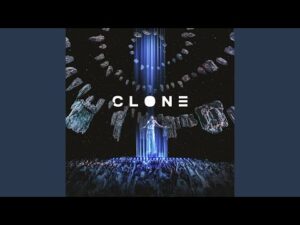 Apresentação ao vivo da música CLONE