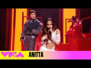 Apresentação de Anitta com as músicas 'Paradise', 'Alegria' e 'Savage Funk' no 2024 VMAs