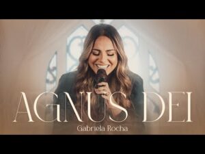 Gabriela Rocha canta Agnus Dei em uma apresentação ao vivo cheia de emoção